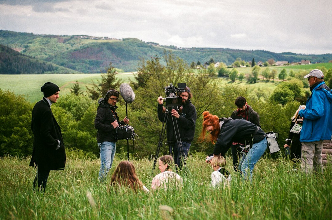 actors on set