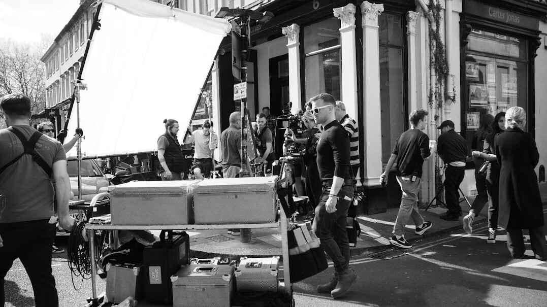 behind the scenes tv set